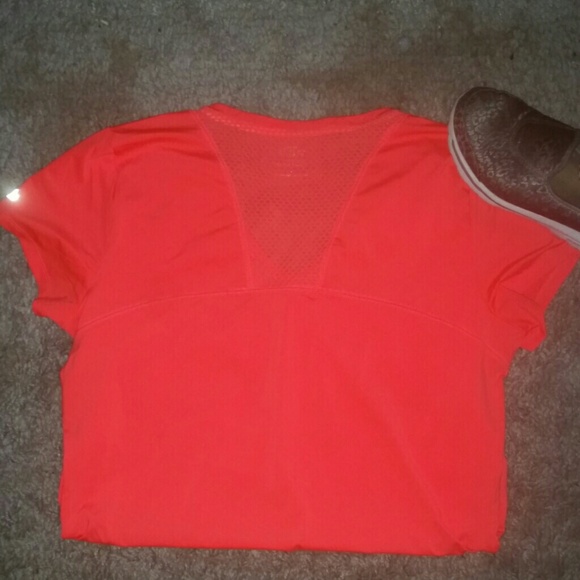 Workout Top - Picture 4 of 4