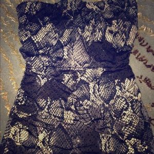 Express strapless top