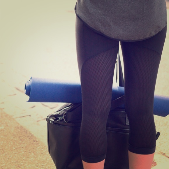 lululemon athletica Journey Crop // black / size 8