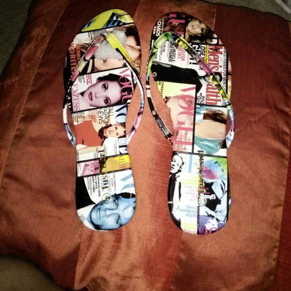 New Magazine print Slipper