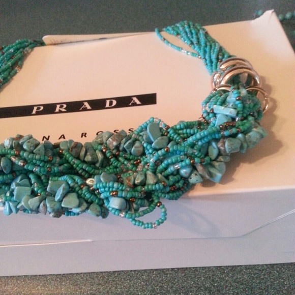 Gorgeous tiffany blue stone beaded necklace