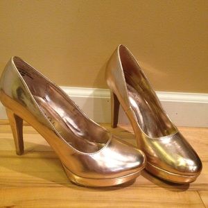 Rose Gold Metallic Pumps