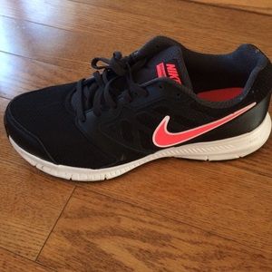 Women's 8.5 Nike worn a couple times only