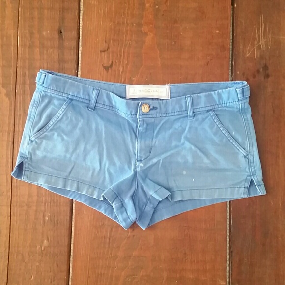 Closing 9/16 🌊A&F blue shorts