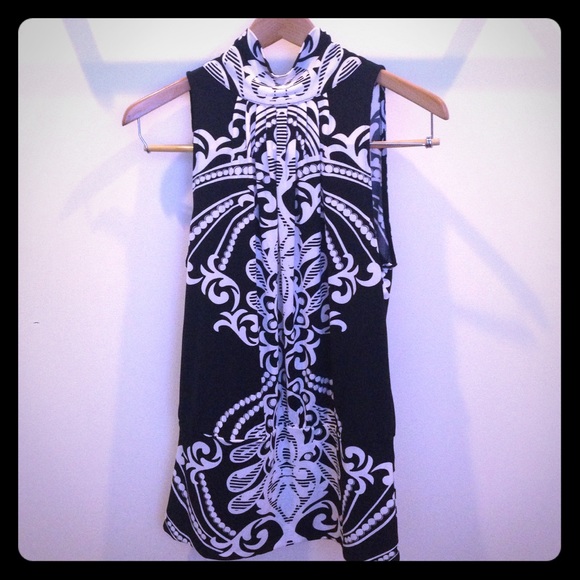 White House | Black Market top Size M