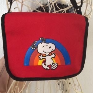 Vintage cross body snoopy bag