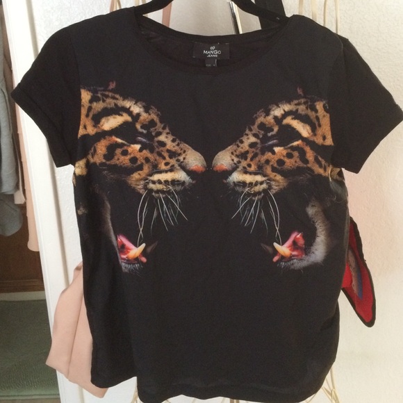 mango graphic tee