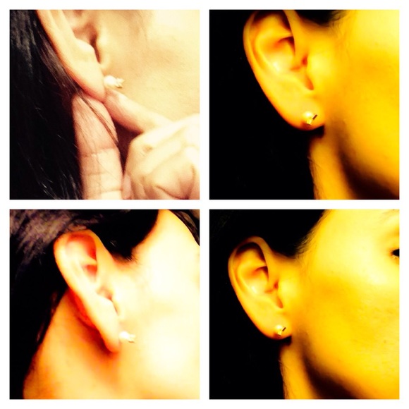 33% OFF! REBECCA MINKOFF Gold Arrow Stud Earrings - Picture 4 of 4