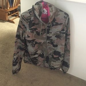 Camo waterproof windbreaker