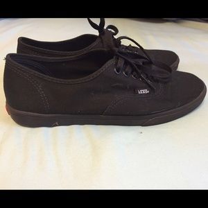 Skinny Black Vans