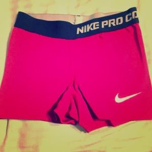Pink Nike pro XS!
