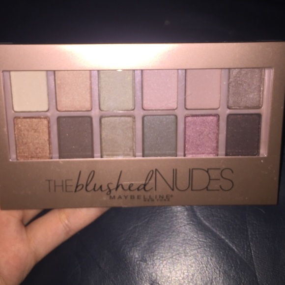 Maybelline blush nude palette new. Still sealed