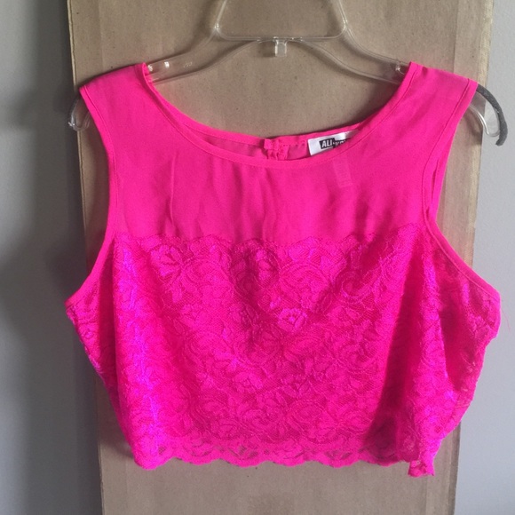 Pink crop top - Picture 2 of 3