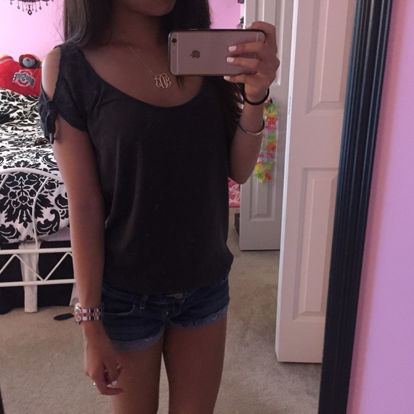 American Eagle Outfitters Tops - Gray open shoulder top