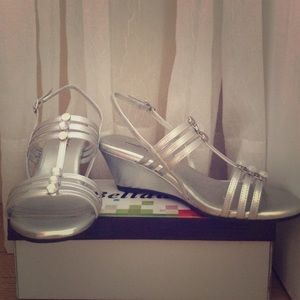 Silver wedges