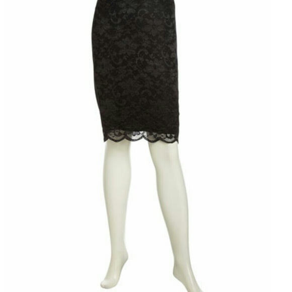 1 HOUR SALE Lace pencil skirt