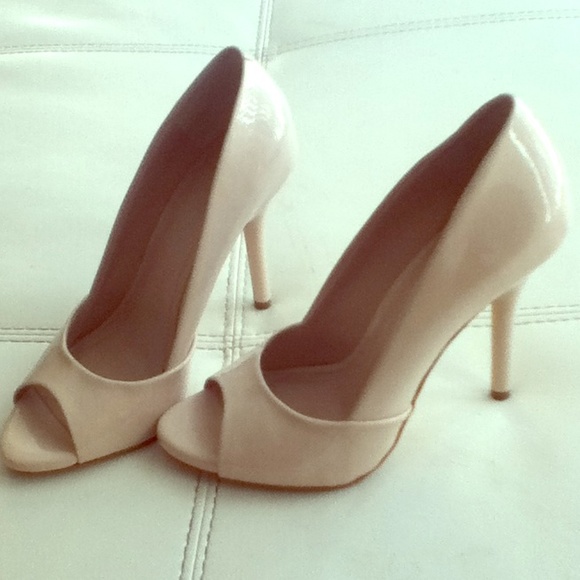 Beige patent Heels