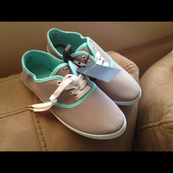 Shoes - NWT Teal and Grey Shoes (women's size 8/9)