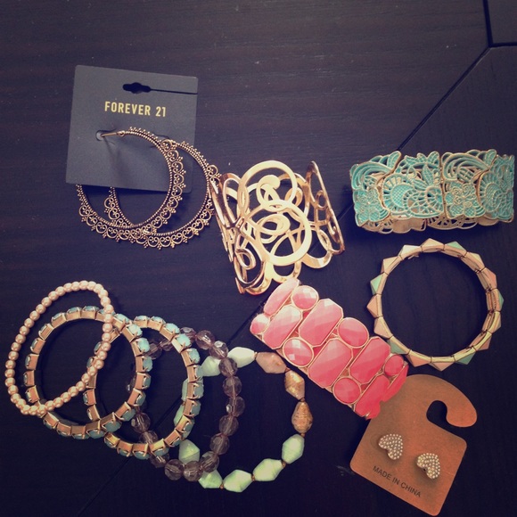 Assorted jewelries!!