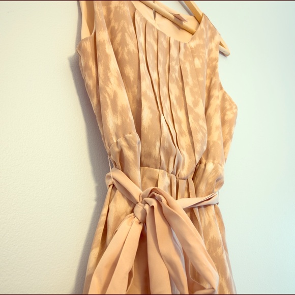 Pretty Sleeveless Spring Dress