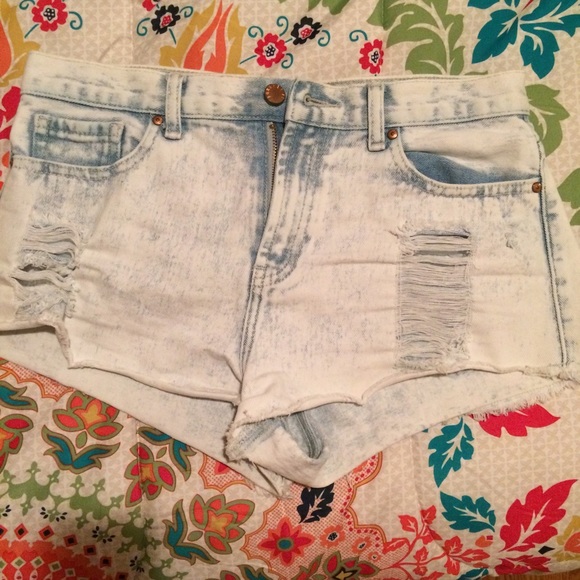 ❗️SOLD❗️ High Waisted Shorts - Picture 1 of 4