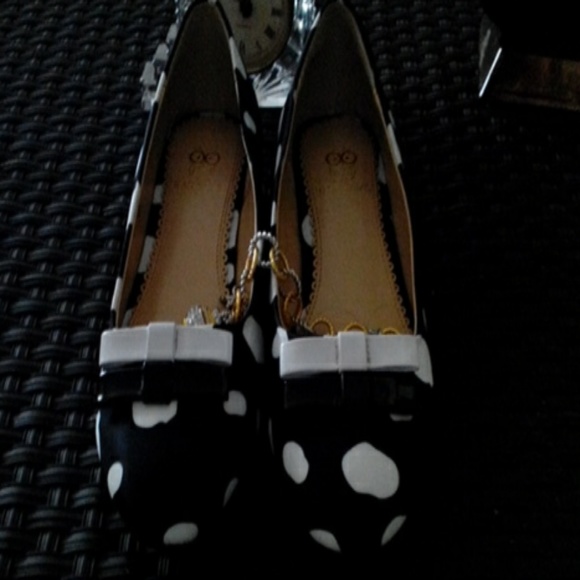 Authentic RaRa Avis black n white shoe