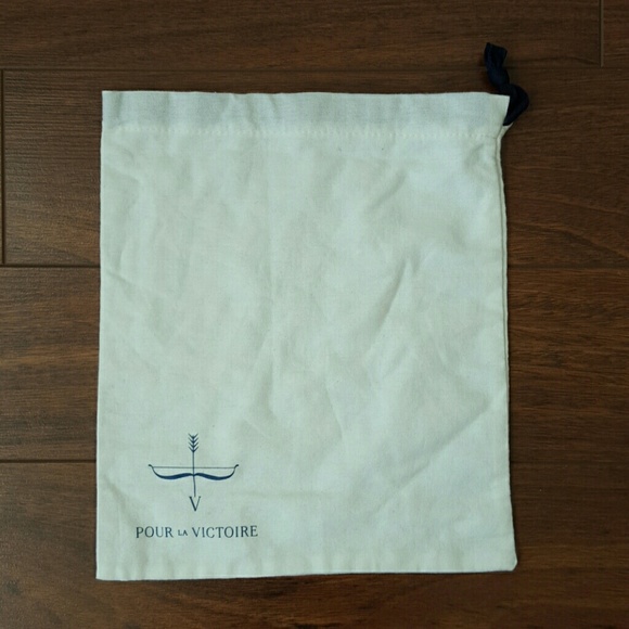 *SOLD in bundle* Pour la Victoire small dust bag
