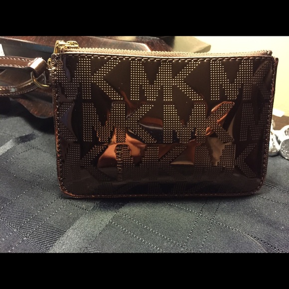 Michael kors small wristlet