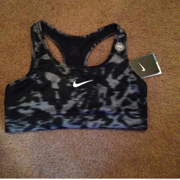 Nike sports bra bundle
