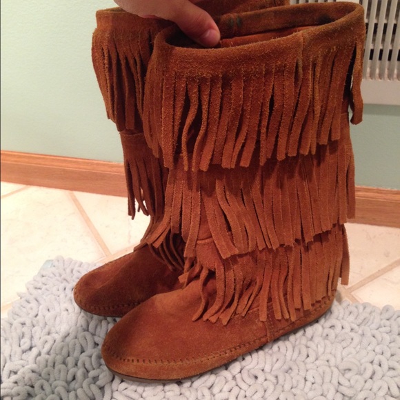 Minnetonka Moccasin 3 layer fringe boot