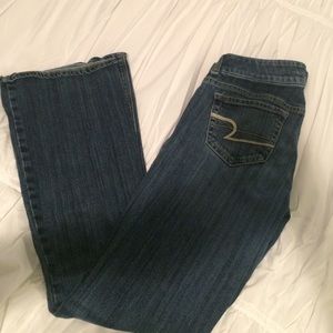 Women's American Eagle Jeans.