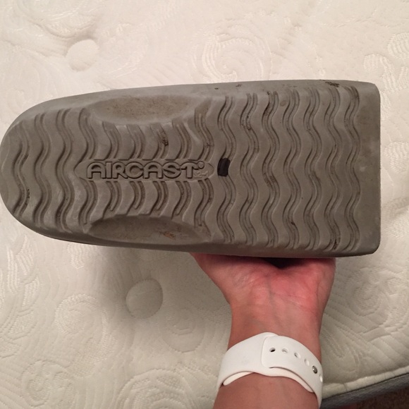 Aircast Walking Boot - Picture 3 of 4