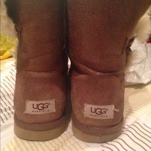 Leather UGG Bailey Buttons
