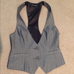 Express vest size 4