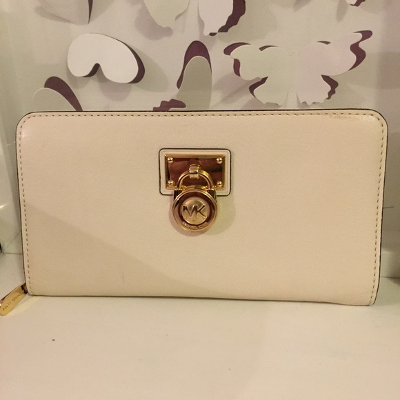 Michael Kors Ivory Hamilton Wallet