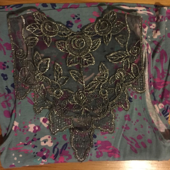 Tank top size small - Picture 2 of 2