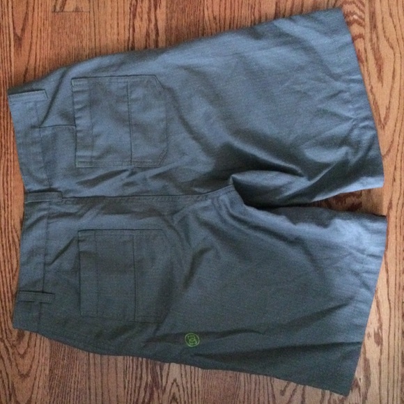 DC Grey Shorts: BOYS - Picture 4 of 4