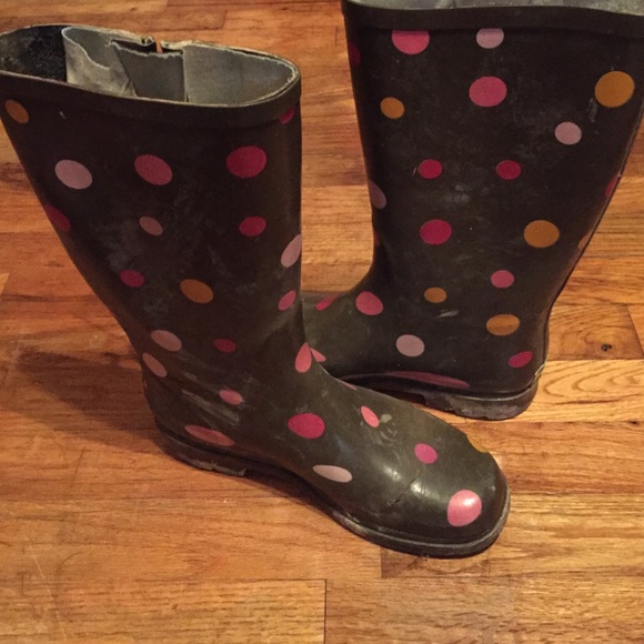 Chocolate Polka dot rain boots