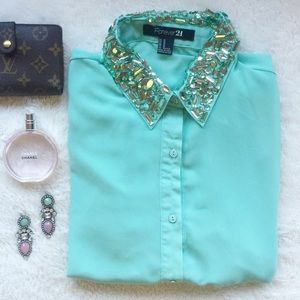 ✨Sale✨ Rhinestoned collar button up shirt