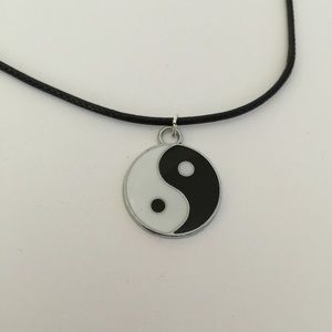 Ying Yang Choker Necklace NWOT