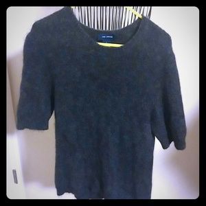 Short sleeve sweater