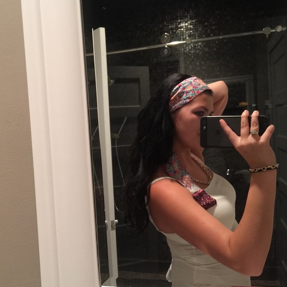 Limited edition Louis Vuttion Scarf SILK - Picture 3 of 4