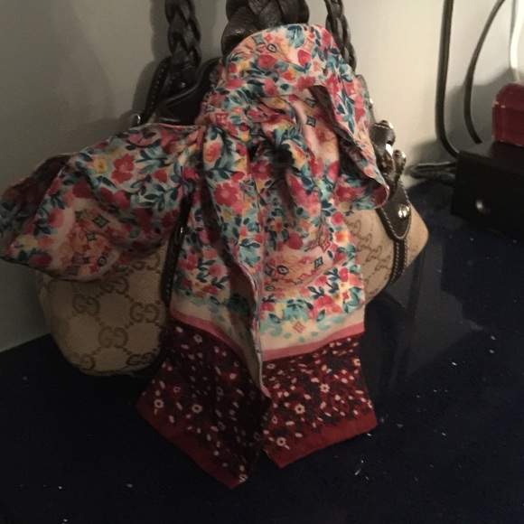 Limited edition Louis Vuttion Scarf SILK - Picture 4 of 4