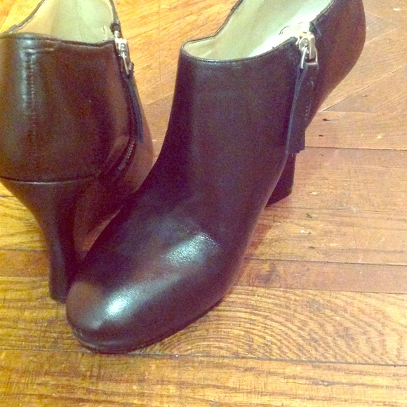Black bootie!