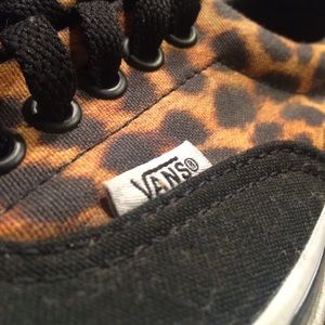 Leopard Vans