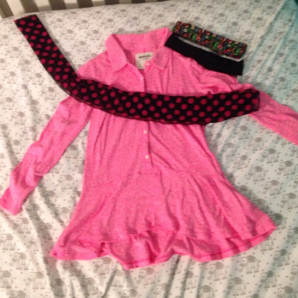 A shirt, scarf and 2 headbands