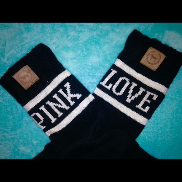 ❌❌SOLD❌❌Victoria's Secret PINK mukluk booties - Picture 2 of 4