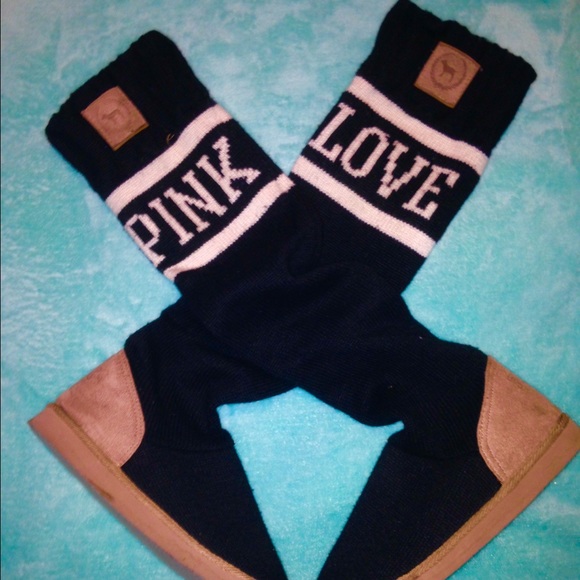 ❌❌SOLD❌❌Victoria's Secret PINK mukluk booties - Picture 3 of 4