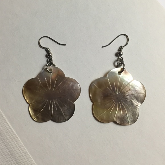 Earrings - Picture 1 of 1