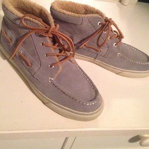 SPERRY fleece lined boat shoes